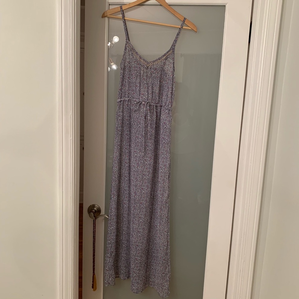 Floral maxi dress with delicate details